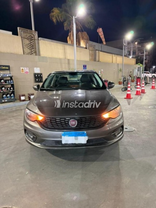 فيات تيبو 2019 رمادي غامق أوتوماتيك مستعملة للبيع في القاهرة - 8