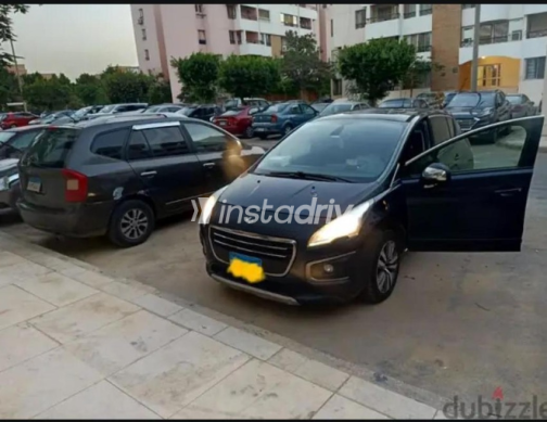 بيجو 3008 2015 أخضر غامق أوتوماتيك مستعملة للبيع في مدينة الشيخ زايد - 1