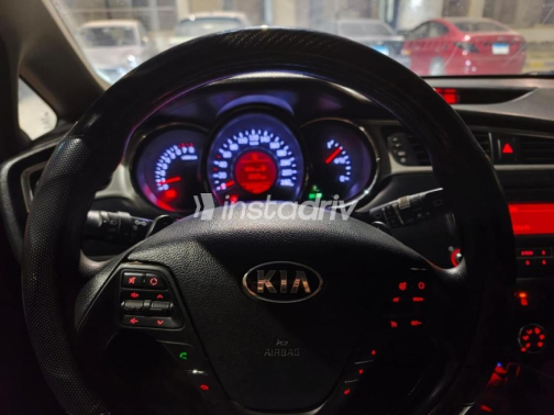 Kia Ceed 2019 Red Automatic Used for Sale in Cairo - 8