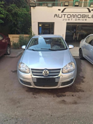 Volkswagen Jetta 2011 Silver Automatic Used for Sale in Dokki