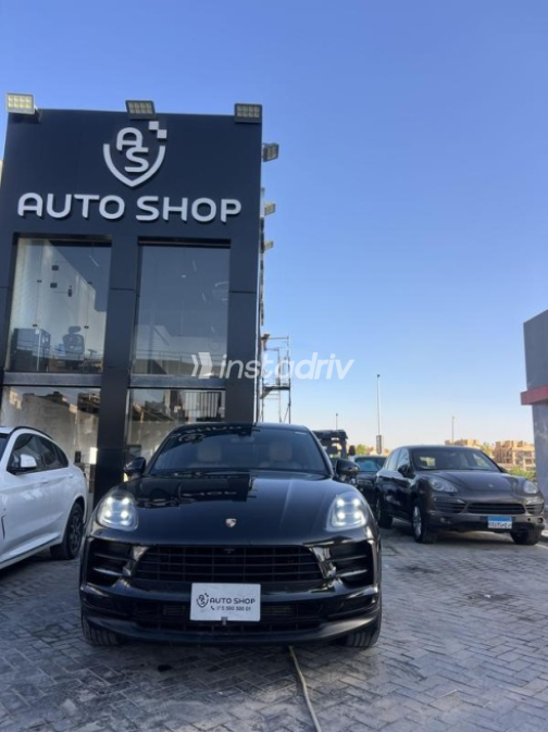 بورش ماكان 2020 أسود أوتوماتيك مستعملة للبيع في مدينة الشيخ زايد - 3