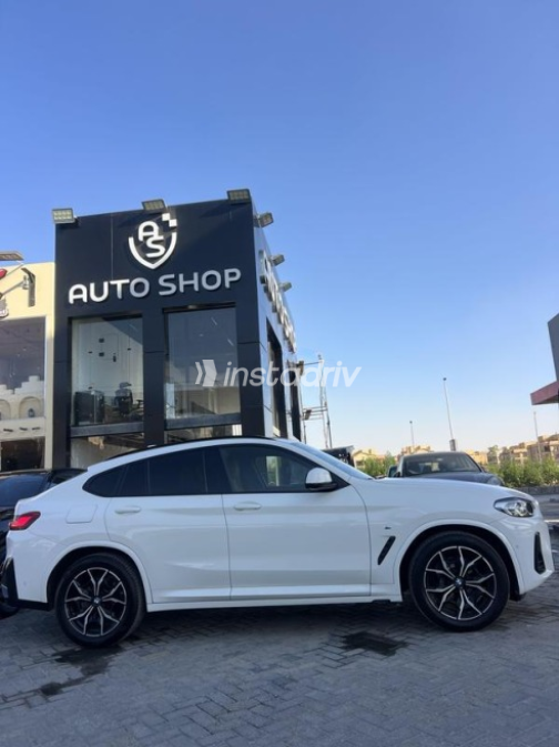 بي ام دبليو X4 2024 أبيض أوتوماتيك مستعملة للبيع في مدينة الشيخ زايد - 4