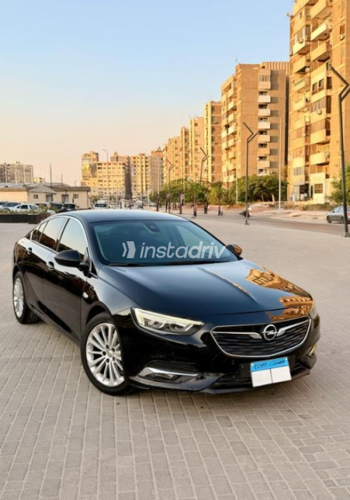 Opel Insignia 2019 Black Automatic Used for Sale in Nasr city - 3