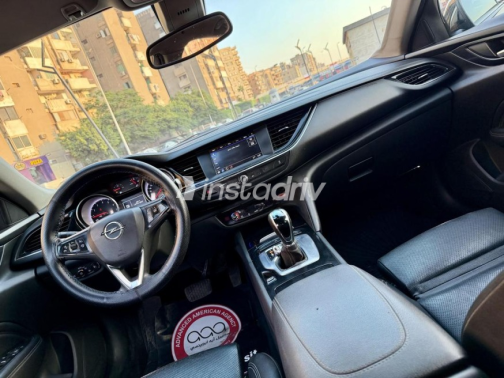 Opel Insignia 2019 Black Automatic Used for Sale in Nasr city - 6