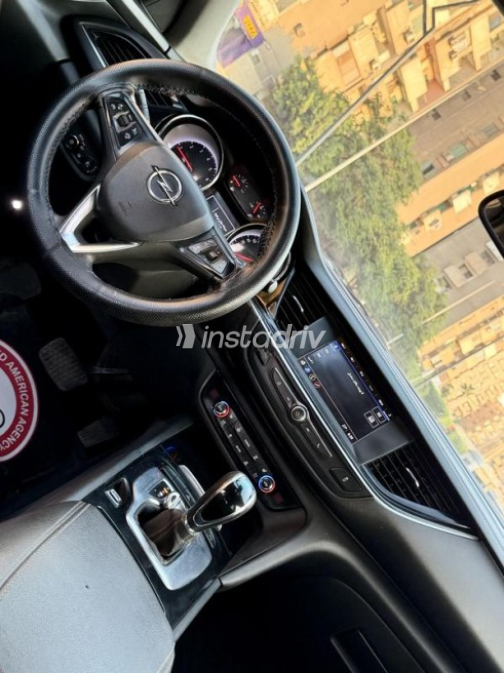 Opel Insignia 2019 Black Automatic Used for Sale in Nasr city - 7