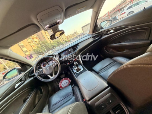 Opel Insignia 2019 Black Automatic Used for Sale in Nasr city - 8