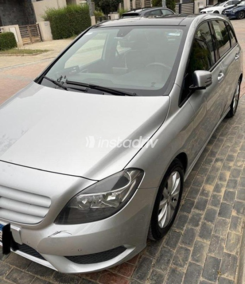مرسيدس B 180 2014 فضي أوتوماتيك مستعملة للبيع في مدينة الشيخ زايد - 3