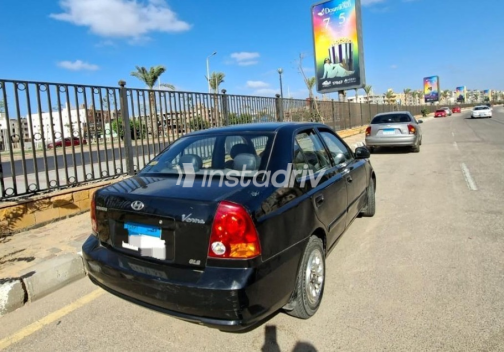 هيونداي فيرنا 2012 أسود يدوي مستعملة للبيع في الهرم - 5
