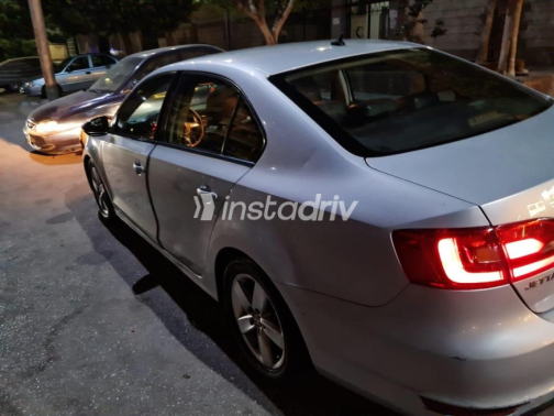 Volkswagen Jetta 2013 Silver Automatic Used for Sale in Cairo - 3