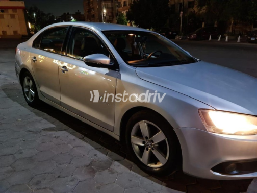 Volkswagen Jetta 2013 Silver Automatic Used for Sale in Cairo - 6