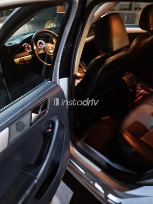Volkswagen Jetta 2013 Silver Automatic Used for Sale in Cairo - 7