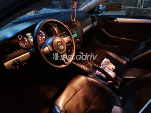 Volkswagen Jetta 2013 Silver Automatic Used for Sale in Cairo - 8