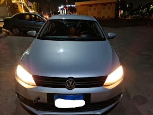 Volkswagen Jetta 2013 Silver Automatic Used for Sale in Cairo