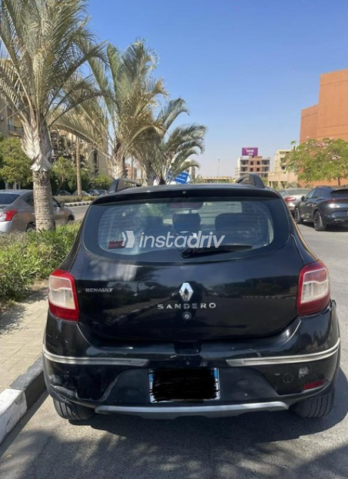 Renault Sandero Step Way 2016 Black Automatic Used for Sale in Cairo - 4