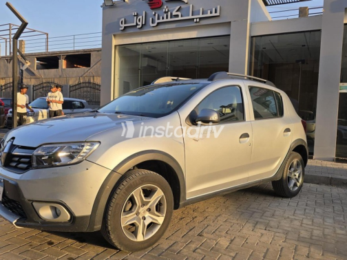 رينو سانديرو  ( ستيب  واى ) 2023 فضي أوتوماتيك مستعملة للبيع في القاهرة - 6