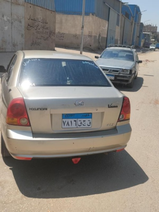Hyundai Verna 2011 Gold Manual Used for Sale in Qalyubia
