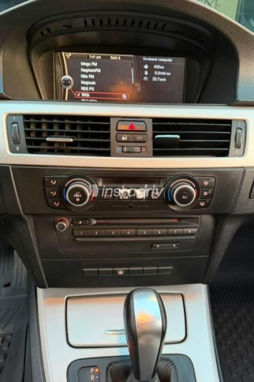 BMW 318 2011 Black Automatic Used for Sale in Heliopolis - 2