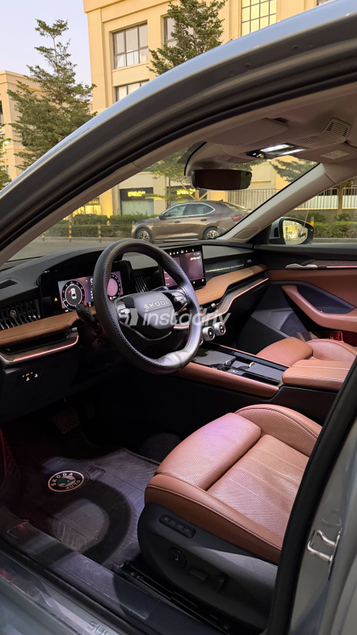 Skoda Superb 2025 Silver Automatic Used for Sale in Greater Cairo ( Cairo + Giza) - 3
