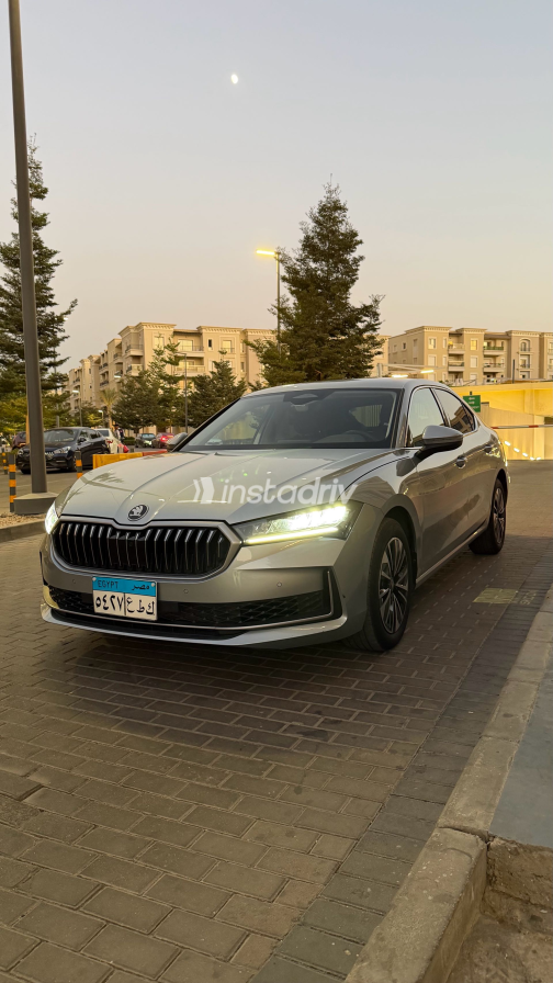 Skoda Superb 2025 Silver Automatic Used for Sale in Greater Cairo ( Cairo + Giza) - 4