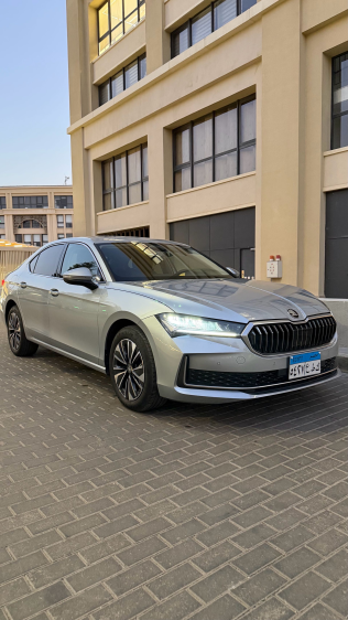 Skoda Superb 2025 Silver Automatic Used for Sale in Greater Cairo ( Cairo + Giza)