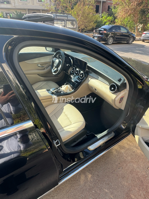 Mercedes C 180 2019 Black Automatic Used for Sale in Greater Cairo ( Cairo + Giza) - 7