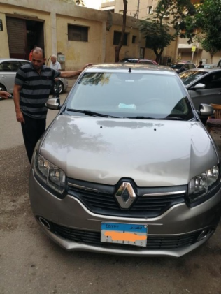 Renault Sandero 2016 Bronze Automatic Used for Sale in Cairo