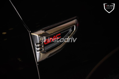 Gmc Yukon 2026 Black Automatic Used for Sale in Sheikh Zayed City - 6