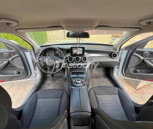 Mercedes C 180 2016 Silver Automatic Used for Sale in Cairo - 7