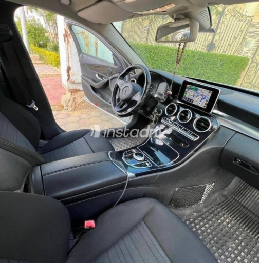 Mercedes C 180 2016 Silver Automatic Used for Sale in Cairo - 8