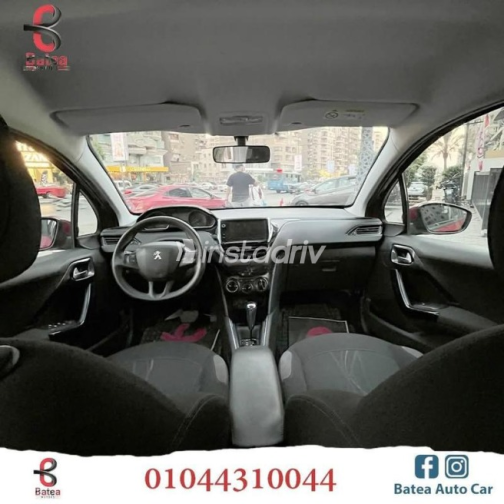 Peugeot 208 2015 Red Automatic Used for Sale in Nasr city - 4