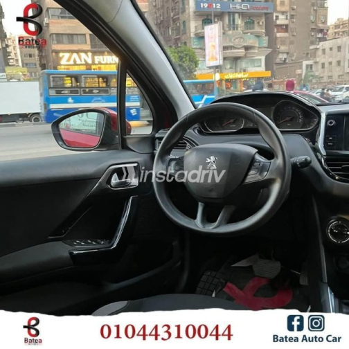 Peugeot 208 2015 Red Automatic Used for Sale in Nasr city - 5