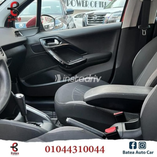 Peugeot 208 2015 Red Automatic Used for Sale in Nasr city - 7