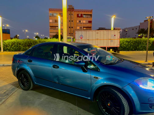 Fiat Linea 2009 Blue Manual Used for Sale in Greater Cairo ( Cairo + Giza) - 9