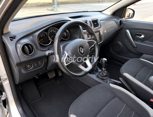 Renault Sandero Step Way 2022 Silver Automatic Used for Sale in Greater Cairo ( Cairo + Giza) - 2
