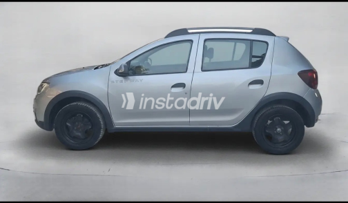 Renault Sandero Step Way 2022 Silver Automatic Used for Sale in Greater Cairo ( Cairo + Giza) - 6