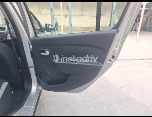 Renault Sandero Step Way 2022 Silver Automatic Used for Sale in Greater Cairo ( Cairo + Giza) - 7