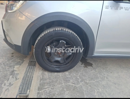 Renault Sandero Step Way 2022 Silver Automatic Used for Sale in Greater Cairo ( Cairo + Giza) - 8