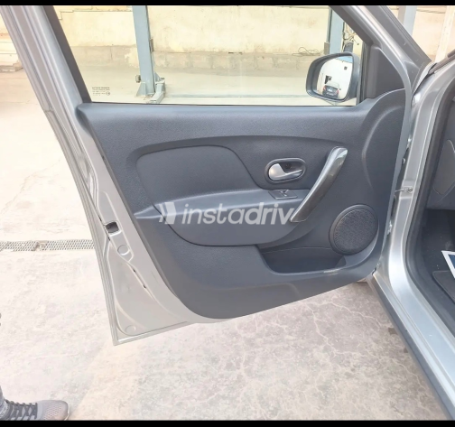 Renault Sandero Step Way 2022 Silver Automatic Used for Sale in Greater Cairo ( Cairo + Giza) - 9