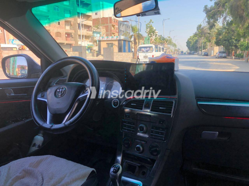 Brilliance V5 2019 Gray Manual Used for Sale in Greater Cairo ( Cairo + Giza) - 4
