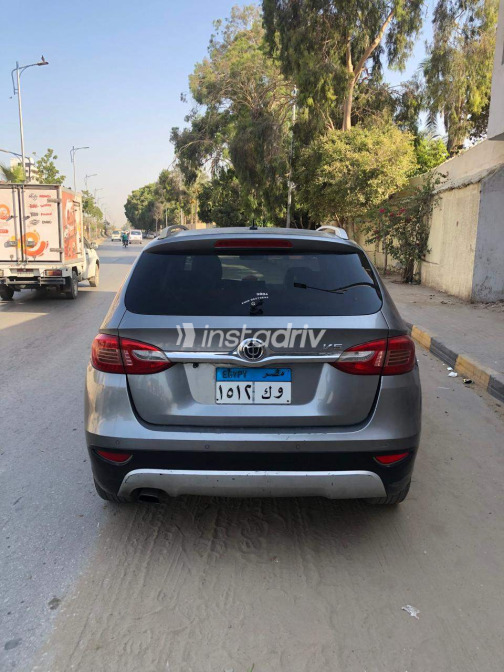 Brilliance V5 2019 Gray Manual Used for Sale in Greater Cairo ( Cairo + Giza) - 10