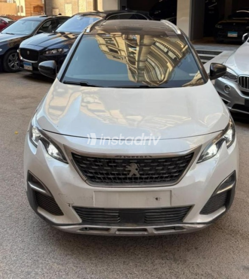 Peugeot 5008 2020 White Automatic Used for Sale in Maadi - 2