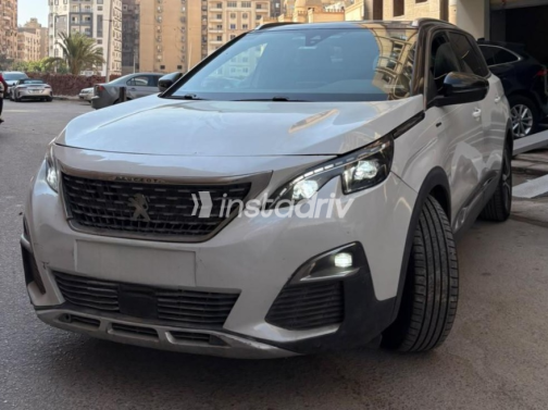 Peugeot 5008 2020 White Automatic Used for Sale in Maadi - 3