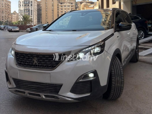 Peugeot 5008 2020 White Automatic Used for Sale in Maadi - 8