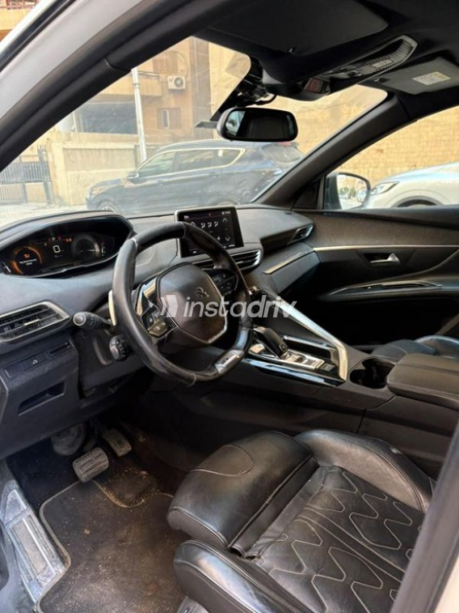 Peugeot 5008 2020 White Automatic Used for Sale in Maadi - 9