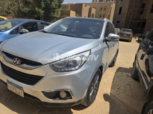 هيونداي IX 35 2015 فضي أوتوماتيك مستعملة للبيع في القاهرة - 4