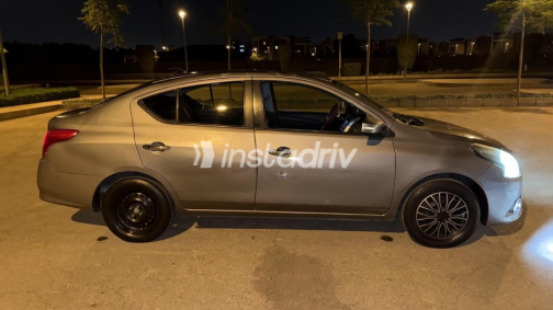 Nissan Sunny 2019 Dark Gray Automatic Used for Sale in Madinaty - 2