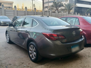 اوبل أسترا 2020 رمادي أوتوماتيك مستعملة للبيع في المعادى