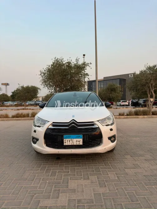 Citroën Ds4 2016 White Automatic Used for Sale in Greater Cairo ( Cairo + Giza) - 2