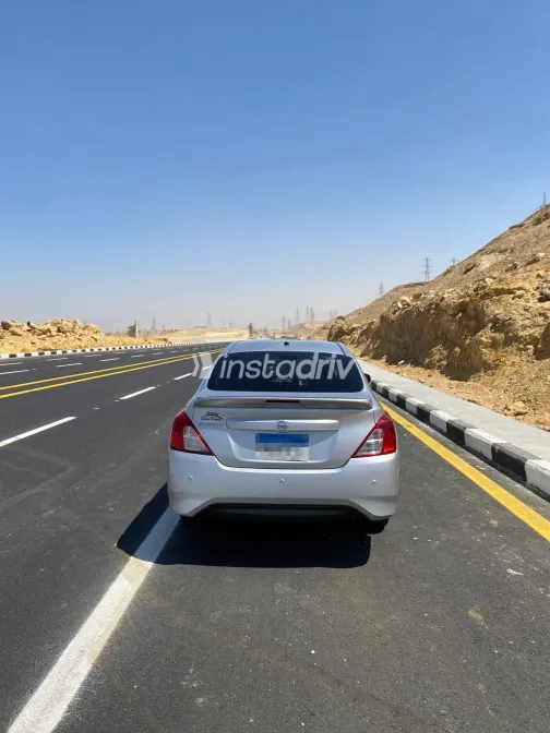 نيسان صنى 2020 فضي أوتوماتيك مستعملة للبيع في القاهرة الكبرى ( القاهرة - الجيزة) - 9
