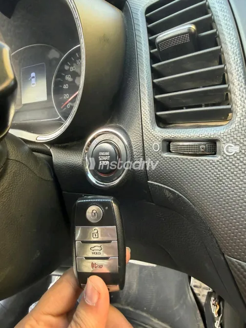 Kia K3 2016 White Automatic Used for Sale in Greater Cairo ( Cairo + Giza) - 3